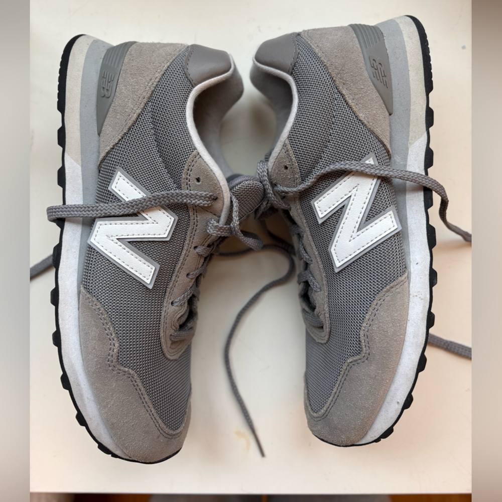 New Balance Men's 515 v3 Classic Sneaker in Grey